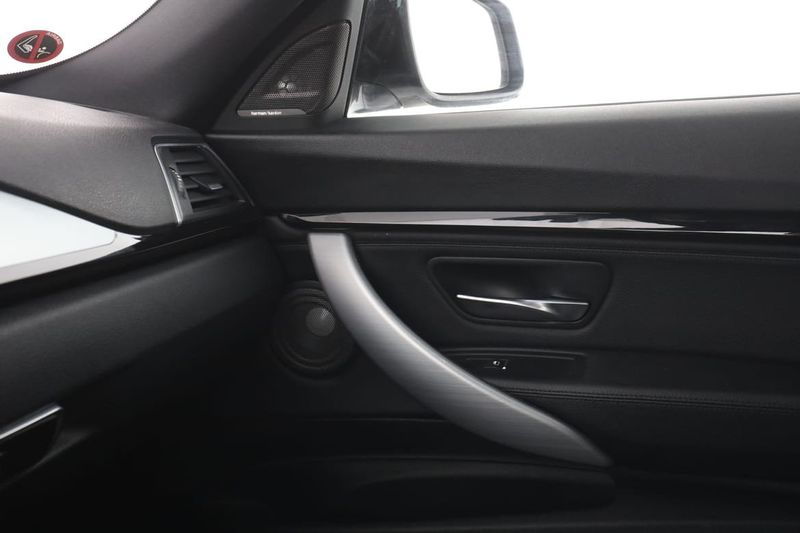 BMW 330 bild 31