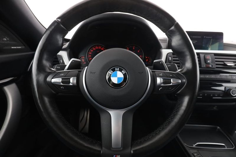 BMW 330 bild 19