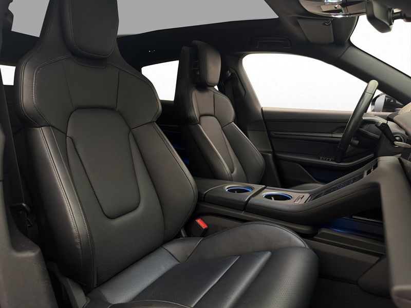 Porsche Taycan bild 18