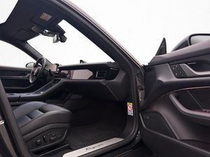 Porsche Taycan bild 19