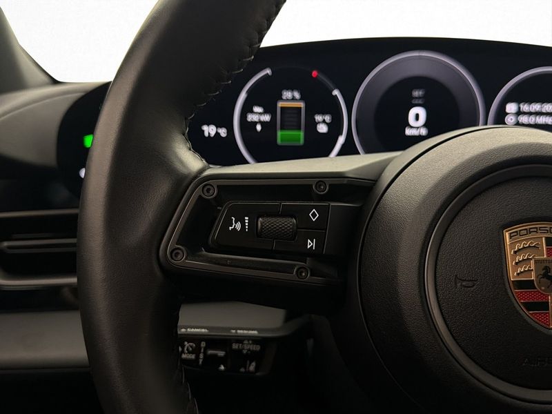Porsche Taycan bild 23