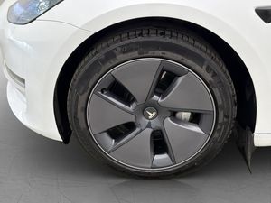 Tesla Model 3 bild 33