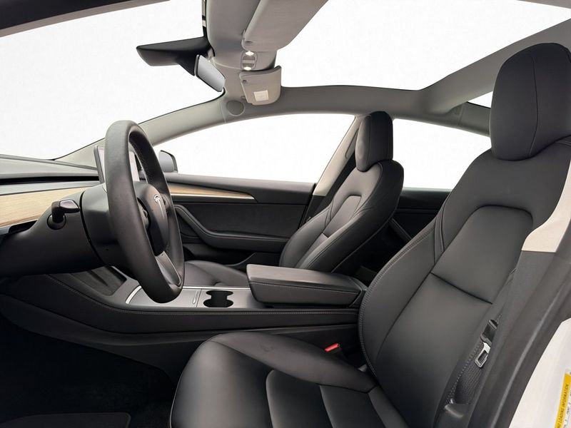 Tesla Model 3 bild 12