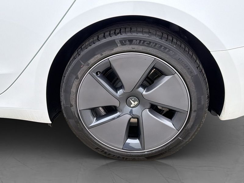 Tesla Model 3 bild 36