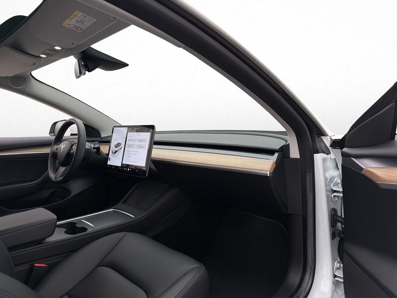 Tesla Model 3 bild 27