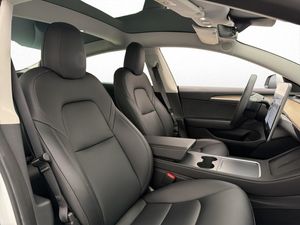 Tesla Model 3 bild 28