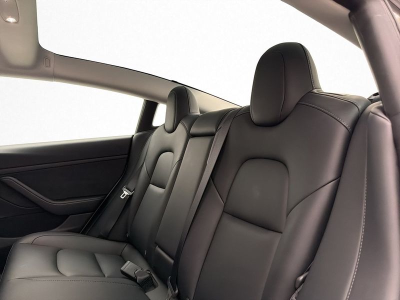 Tesla Model 3 bild 29