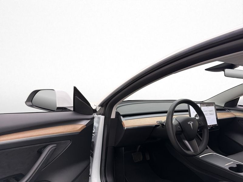 Tesla Model 3 bild 11
