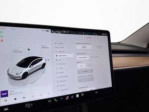 Tesla Model 3 bild 21