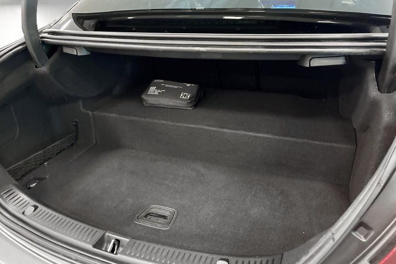Mercedes E300 bild 12