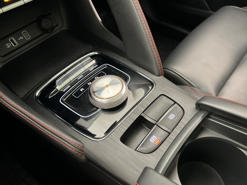 MG ZS EV bild 24