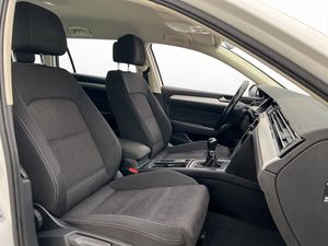 Volkswagen Passat bild 22