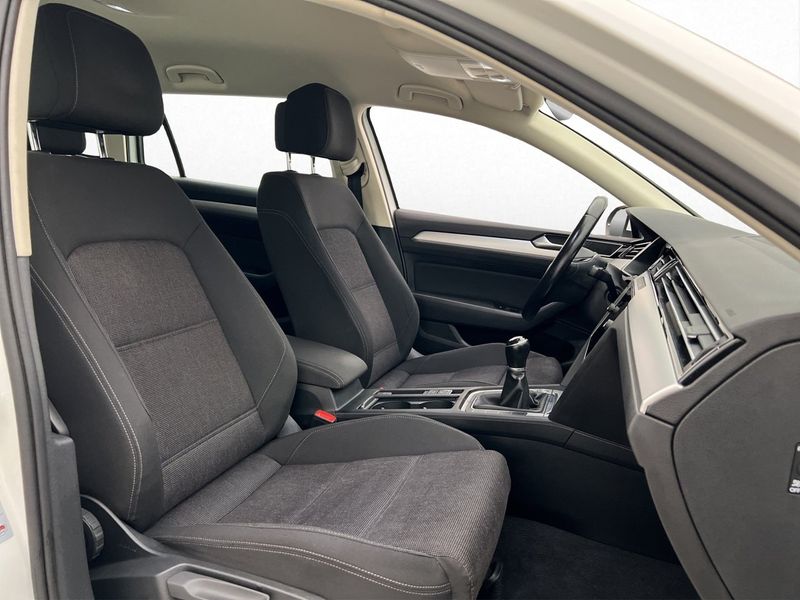 Volkswagen Passat bild 22