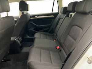 Volkswagen Passat bild 24