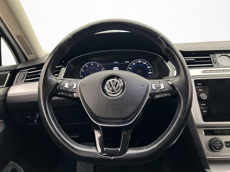 Volkswagen Passat bild 13
