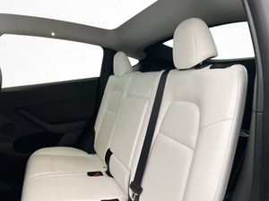 Tesla Model Y bild 25