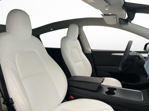 Tesla Model Y bild 14