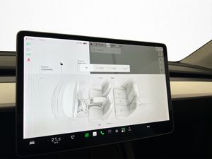 Tesla Model Y bild 21