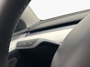 Tesla Model Y bild 26