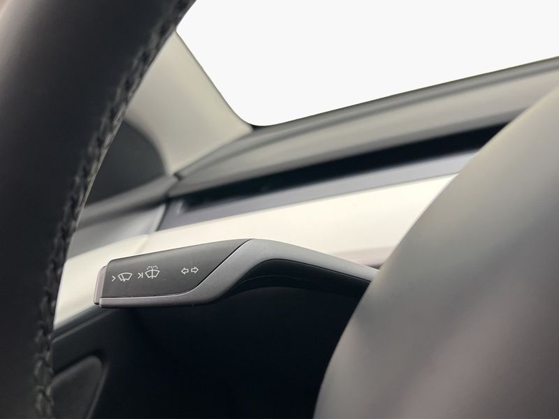 Tesla Model Y bild 26