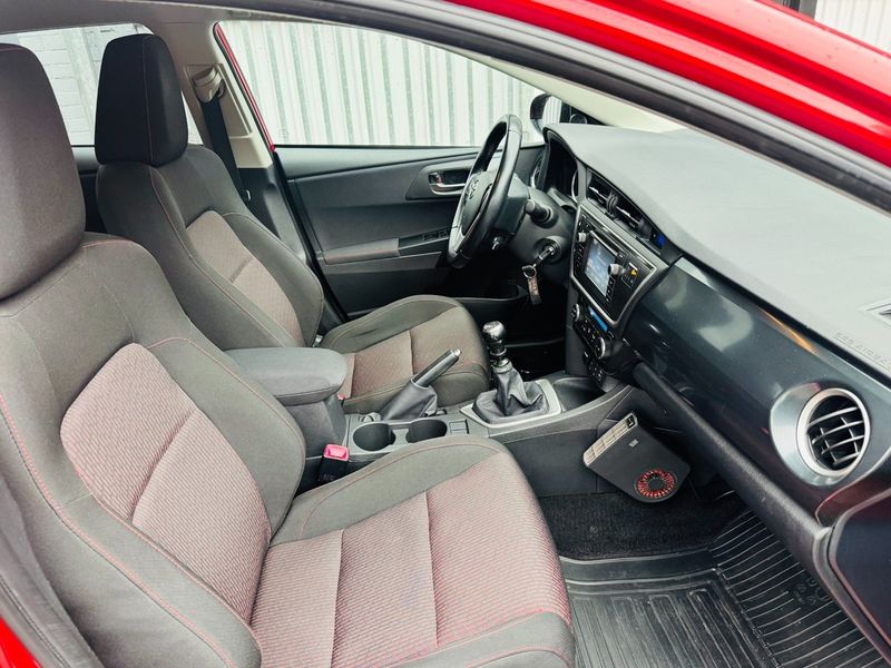 Toyota Auris bild 5