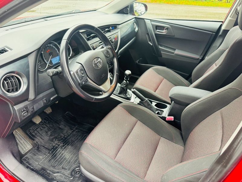 Toyota Auris bild 8
