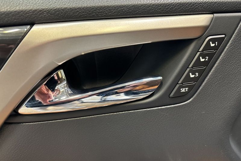Lexus RX bild 14