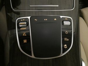 Mercedes GLC300 bild 21
