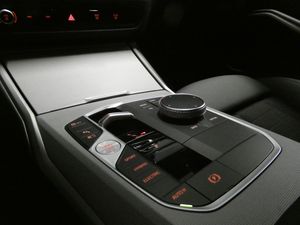 BMW 330 bild 15