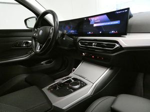 BMW 330 bild 11