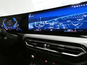 BMW 330 bild 18