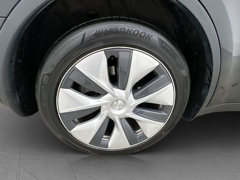 Tesla Model Y bild 32