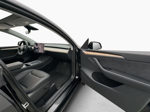 Tesla Model Y bild 29