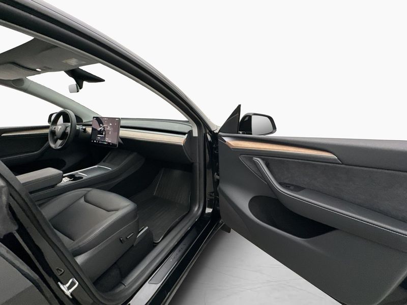 Tesla Model Y bild 29