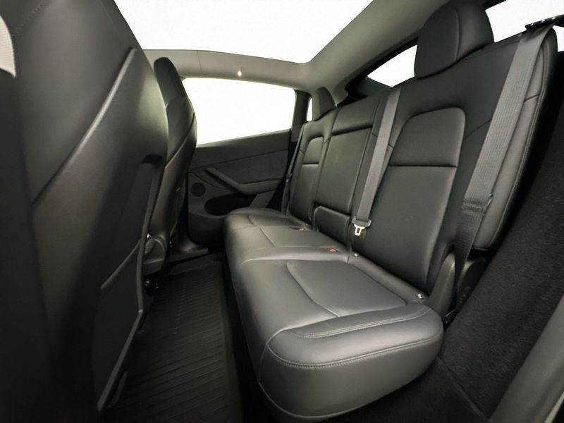 Tesla Model Y bild 27