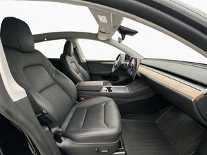 Tesla Model Y bild 28