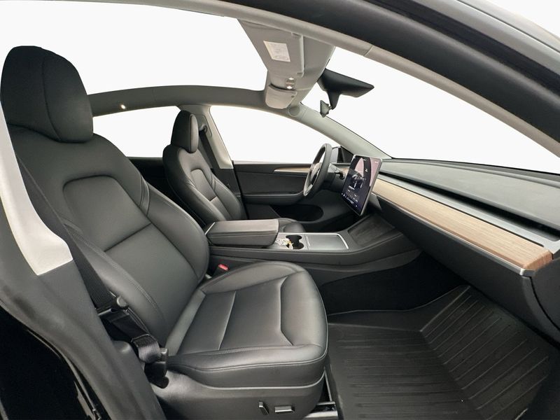 Tesla Model Y bild 28