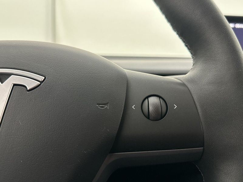 Tesla Model Y bild 19