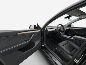 Tesla Model Y bild 13