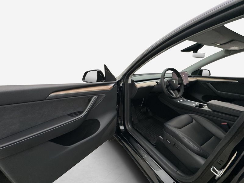 Tesla Model Y bild 13