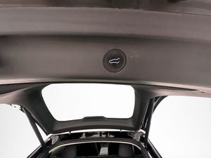 Tesla Model Y bild 12