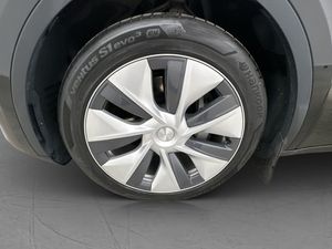 Tesla Model Y bild 30