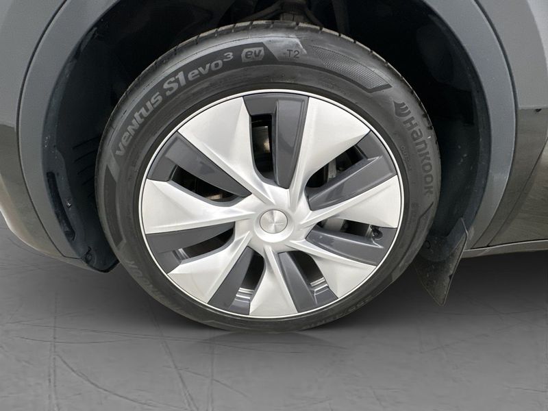 Tesla Model Y bild 30