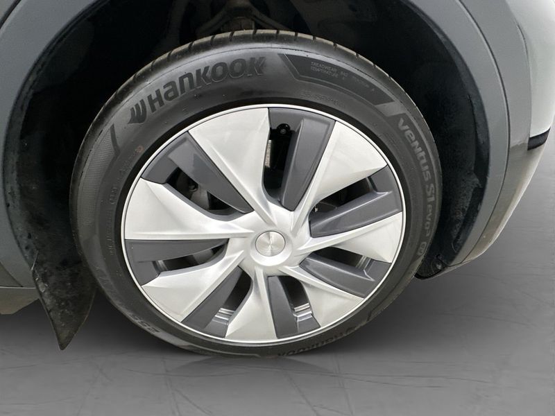 Tesla Model Y bild 33