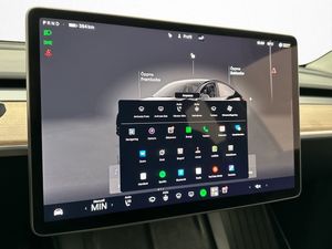 Tesla Model Y bild 26