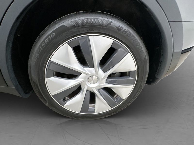 Tesla Model Y bild 31