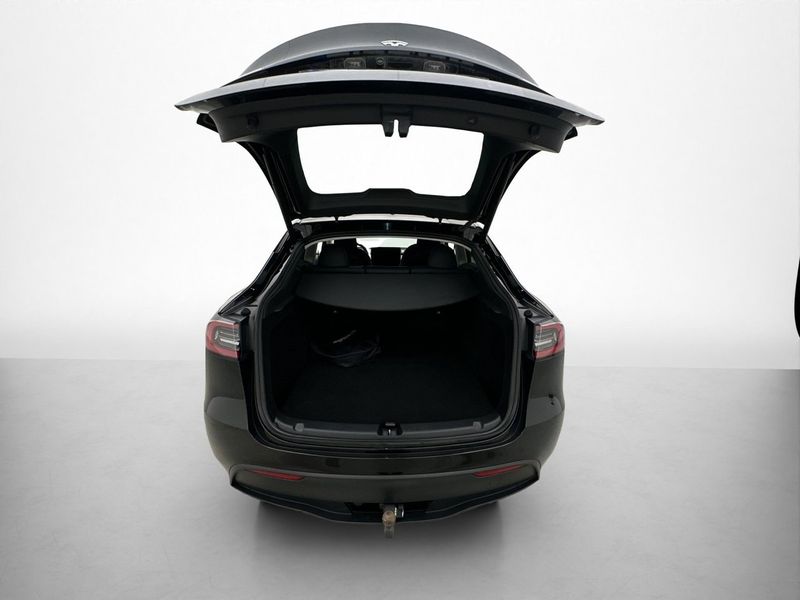 Tesla Model Y bild 11