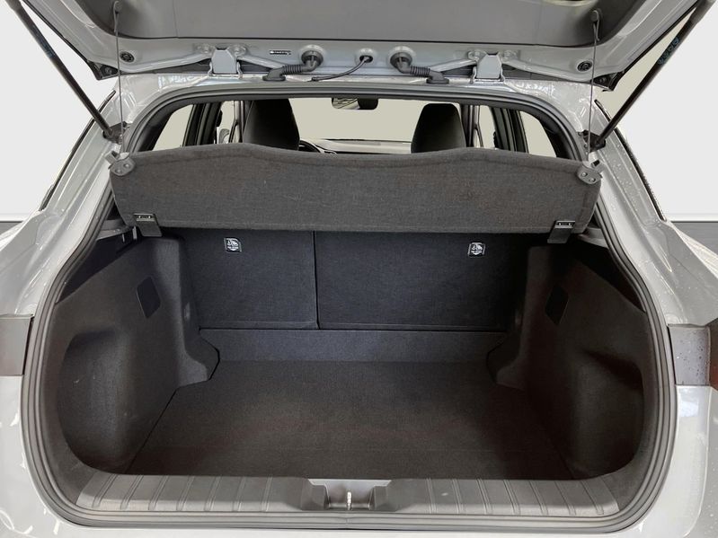 Lexus LBX bild 13