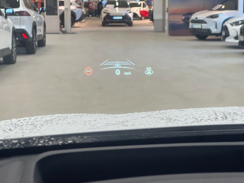 Lexus NX bild 12