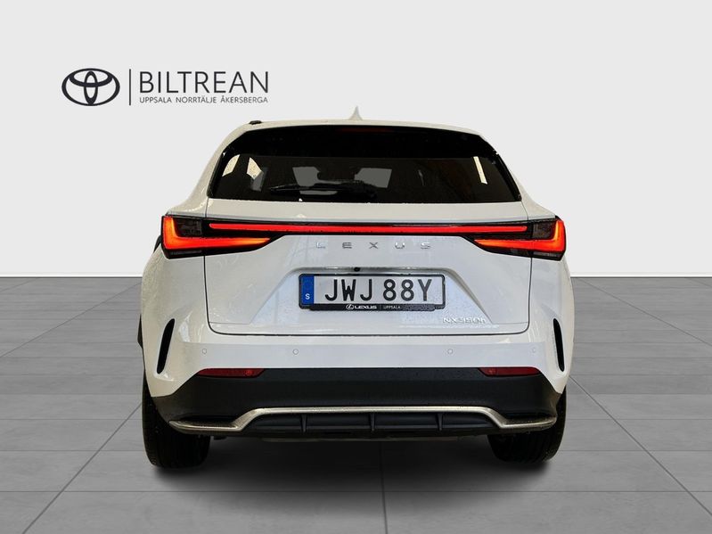 Lexus NX bild 4